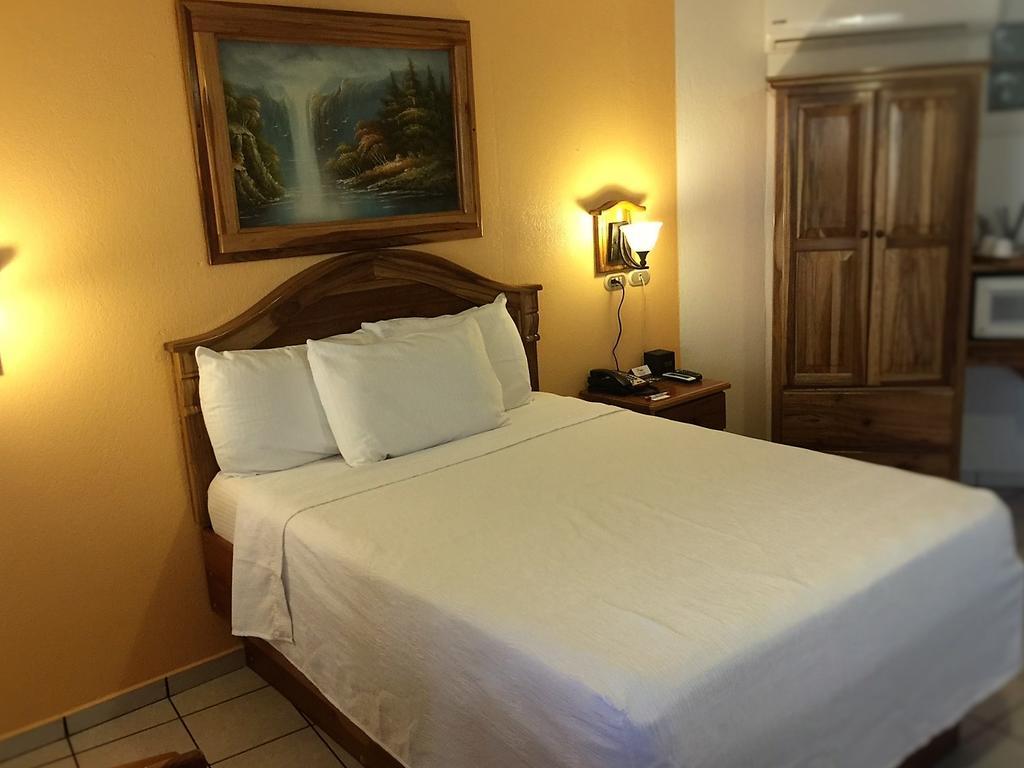 Prado Inn & Suites San Jose  Luaran gambar