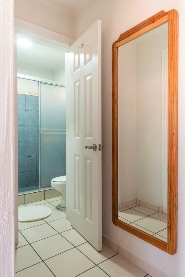 Prado Inn & Suites San Jose  Luaran gambar